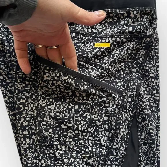 Lole Women's Black & Gray Geometric Sheer Side Activewear 7/8 Leggings Size S - Picture 4 of 13